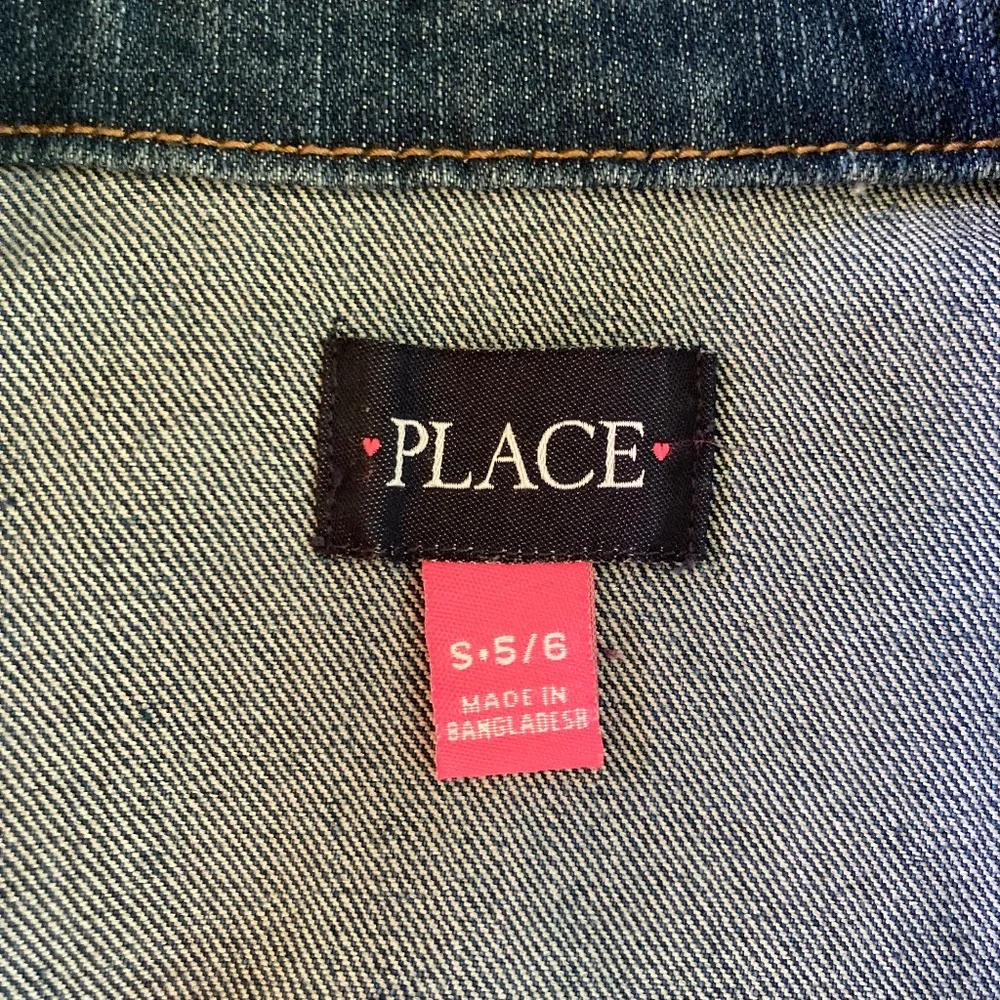 Girls size 5/6 Children’s Place gently used denim jacket with snap closure